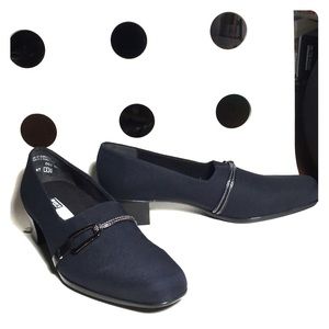 New Condition Munro Cindi Heels. Made in USA